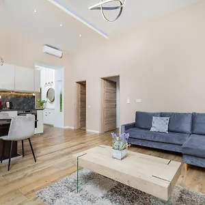 Csengery Deluxe With Balcony Appartamento Budapest