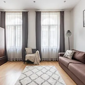 Place Of Grace - 50 Meters From Dancing House Appartamento Praga